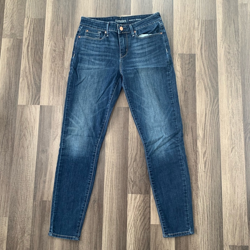 Signature by Levi Strauss “modern skinny” jeans, size 6/28